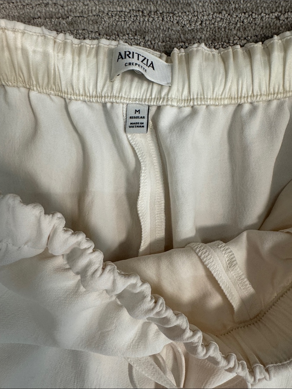Aritzia NWOT The Lodge Pant Light Crepette Birch Size Medium - Picture 7 of 15